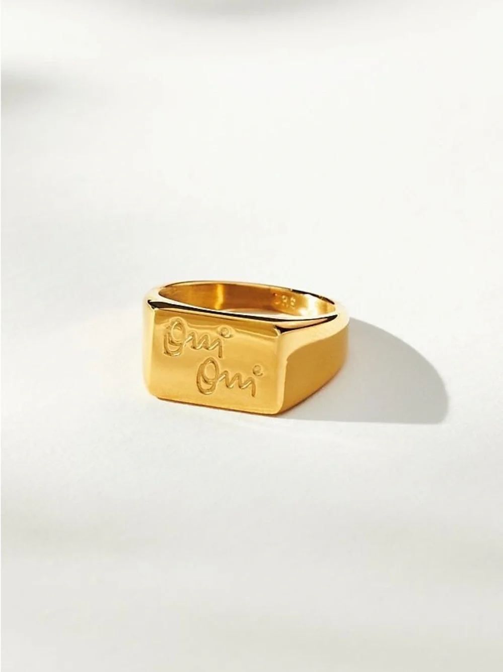 Cendré Oui Oui Signet Ring Size 7
